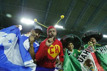 COP06. PHOENIX (ARIZONA, EE.UU.), 20/07/2017. Fanáticos apoyan a México y a Honduras previo al partido de las dos selecciones por la Copa de Oro hoy, jueves 20 de julio de 2017, en el Estadio de la Universidad de Phoenix, en Arizona (EE.UU.) EFE/José Ménd