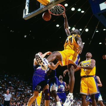 Los Angeles Lakers fue su segundo equipo. En él estuvo de 1996 hasta 2004 y consiguió los mayores éxitos de su carrera.