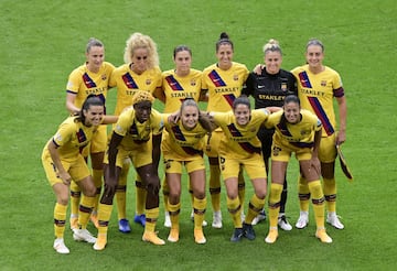 De izquierda a derecha: Caroline Graham Hansen, Hamraoui,Mapi Le¨®n, Jennifer Hermoso, Sandra Pa?os, Putellas; Andrea Pereira, Oshoala, Martens, Marta Torrej¨®n y Leila.