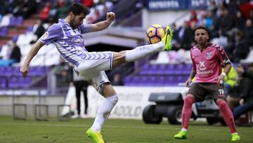 VALLADOLID, SPAIN - FEBRUARY 12: Javi Moyano of Real Valladolid CF strikes the ball during the La Liga second league match between Real Valladolid CF and CD Tenerife at Estadio Jose Zorrilla on February 12, 2017 in Valladolid, Spain. (Photo by Gonzalo Arroyo Moreno/Getty Images)