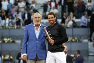 Rafa Nadal posa con Ion Tiriac. 