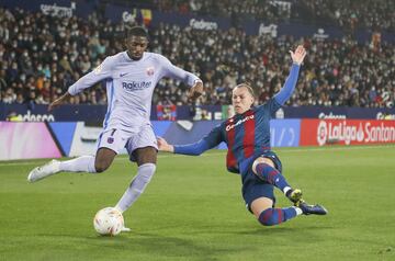 Dembelé y Son.