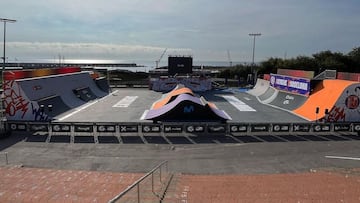 Central Park del Extreme Barcelona 2023, con las gradas en primer plano y el mar y el sol al fondo, en el Parc del Fòrum, el jueves 14 de septiembre del 2023.