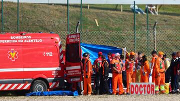 Pol Espargaró fue evacuado en ambulancia de la pista.