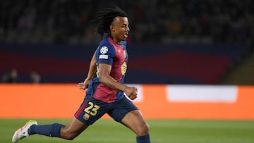 Koundé, ante el Borussia Dortmund en la ida de los cuartos de final de Champions.