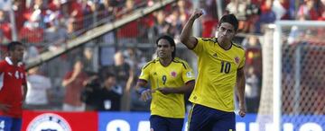 James celebra su gol en Chile