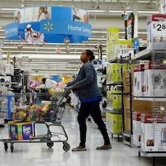 Walmart ‘bubble’ warning as wealthier customers proving a risk