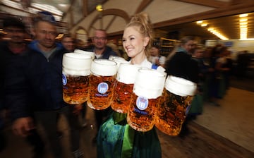 Cuna de la cerveza lager y famosa por su por su Oktoberfest en Múnich, la mayor fiesta de la cerveza del mundo. Es la bebida nacional del país con un consumo total de 110 litros por persona al año.