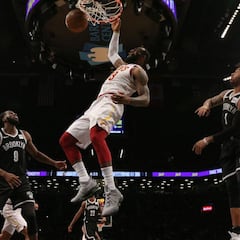 LeBron: otra exhibición y décima temporada de 2.000 puntos