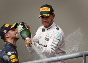 Lewis Hamilton, ganador de la carrera.)