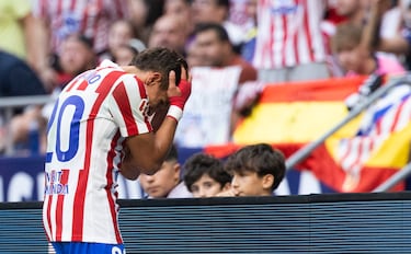 Giuliano se lamenta de fallar la ocasión. 