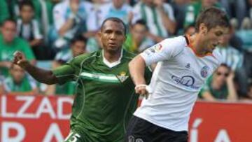 <b>ASCENSO Y DESCENSO.</b> Betis y Salamanca se jugarán en la última jornada el ascenso a la Liga BBVA y la permanencia en la Liga Adelante, respectivamente.