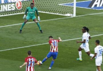 Carrasco marca el 1-0.