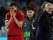 La victoria con el ‘bambino’ no evita el playoff para Mou