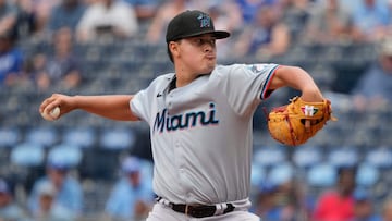 KANSAS CITY, MISSOURI - JUNE 26: Valente Bellozo #83 of the Miami Marlins makes his Major League debut as he throw against the Kansas City Royals in the first inning at Kauffman Stadium on June 26, 2024 in Kansas City, Missouri. Ed Zurga/Getty Images/AFP (Photo by Ed Zurga / GETTY IMAGES NORTH AMERICA / Getty Images via AFP)