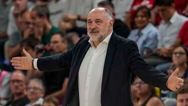 El entrenador del Bayern, Pablo Laso, durante el último partido de la Euroliga de baloncesto que Barcelona y Bayern Múnich disputaron en el Palau Blaugrana.