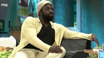 Malcolm Treviño-Sitté se moja en ‘La Revuelta’ entre ‘La que se avecina’ y ‘Aquí no hay quien viva’: “Es mi favorita”