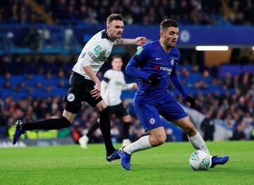 El centrocampista croata no tuvo una buena actuaci¨®n en la victoria del Chelsea ante el Fulham por 2-0. Fue el primer cambio de Sarri. Abandon¨® el terreno de juego en el minuto 67 al ser sustituido por Loftus-Cheek, quien posteriormente marcar¨ªa el segundo tanto del equipo blue.