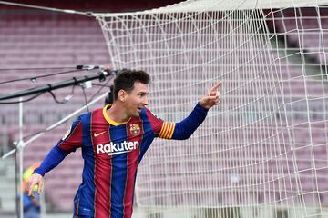 1-0. Leo Messi celebra el primer gol.