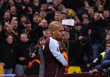 Durante la celebración de su primer gol, el partido se vio interrumpido debido a un incidente. 