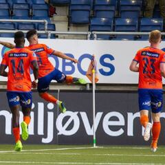 Niklas Castro celebró su citación a la Roja con doblete en Noruega