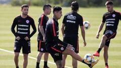 El desafío que le planteó Rueda a Erick Pulgar en el fútbol europeo