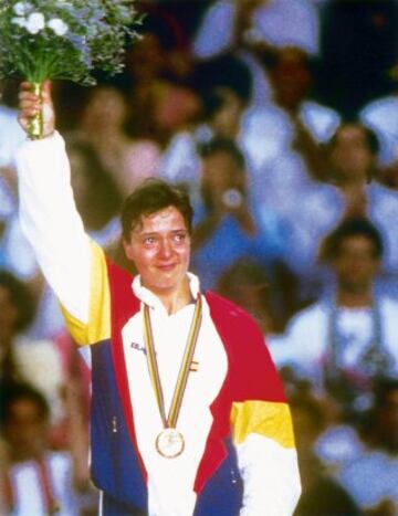 En la imagen, emocionada tras conseguir su oro en Barcelona 92.