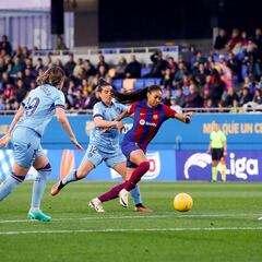 El Levante asalta el Johan Cruyff