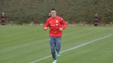 Aduriz, entrenando.