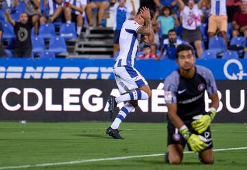 Perea se lamenta tras fallar la ocasión clara que tuvo ante el Andorra.