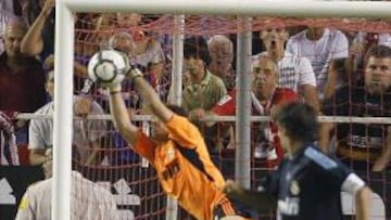 <b>MAGNÍFICO.</b> Casillas volvió a dejar una actuación insuperable y fue el mejor de su equipo.