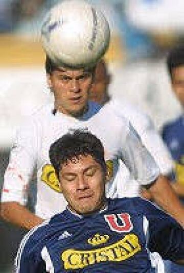 El zaguero llegó de la mano del técnico Héctor Pinto para el Torneo de Apertura 2004, campeonato que los azules ganaron en penales a Cobreloa en Calama.
