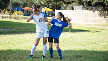 El fútbol femenino también ha tenido representación en el cine. Alex Morgan protagonizó 'Alex & Me', una película familiar en la que interpreta una versión ficticia de sí misma.