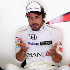 Las matemáticas eligen a Alonso el mejor del año y Sainz tercero