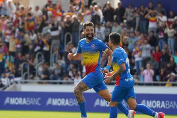 Tres tantos en su estreno como goleador en LaLigaSmartBank. Su acierto fue el premio al buen hacer de su equipo.