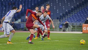 Borja Mayoral marc&oacute; as&iacute; el tercer gol del Roma al Hellas Verona.