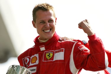 El alemán era el mejor piloto de la historia en cuestión de números… hasta que llegó Hamilton y fue superándole en casi todos. Y en el caso de las poles no fue distinto. Ostentaba su récord desde que superó las de Senna en San Marino 2006 hasta que Lewis se lo arrebató hace cuatro años. Su férreo domino con Ferrari al comienzo de la década de los 2000 le permitió engrosar sus cifras y aún comparte con Lewis y Ayrton el mejor puesto en un registro, el de más poles en un mismo circuito con ocho, en su caso Suzuka.