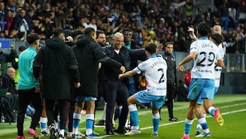 Los jugadores del M?alaga decidan a Sergio Pellicer el 1-0.