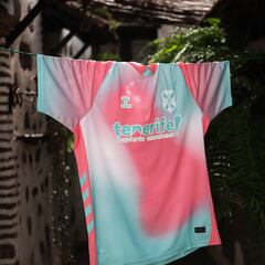 Presentada la ‘camiseta solidaria’