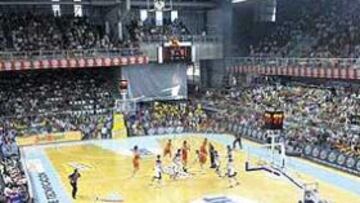 <b>NUEVO APOYO. </b>El Centro de Tecnificación de Alicante registró un lleno en el cuarto partido amistoso disputado por la Selección española. Mucho calor en las gradas.