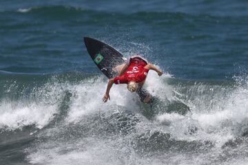 La surfista brasile?a, actual nmero 4 del mundo en el CT de la World Surf League, tendr como rival en tercera ronda a la japonesa Amuri Tsuzuko.