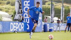 Alberto Retuerta en un entrenamiento con el Deportivo.