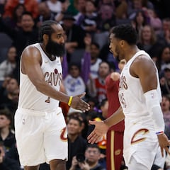 Harden da el primer zarpazo en los Cavs