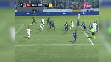 Escándalo en Honduras: hincha semidesnudo 'anota' gol al 93'