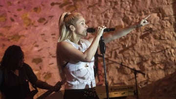 La cantante colombiana Shakira durante la presentación de su último trabajo "El Dorado", en una fiesta privada celebrada esta noche en el Convent dels Angels, en Barcelona.