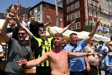 La ciudad costera del noroeste de Portugal está repleta de seguidores del Manchester City y del Chelsea. Ambos equipos se enfrentan esta noche en la final de la Champions League y algunos aficionados han llegado con ganas de fiesta.