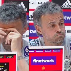 Luis Enrique, desesperado con la traducción: "Corta ya esto..."
