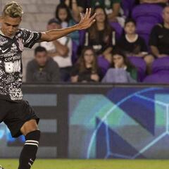 Cantillo deja buena impresión en su debut con Corinthians