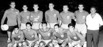 Alfredo Di Stéfano con la camiseta del Mallorca durante un partido amistoso en 1959 con motivo de la inauguración del alumbrado del estadio Lluís Sitjar. 