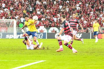 Millonarios perdió 3-0 ante Flamengo en su visita al estadio Maracaná por la sexta fecha de la fase de grupos de la Copa Libertadores.